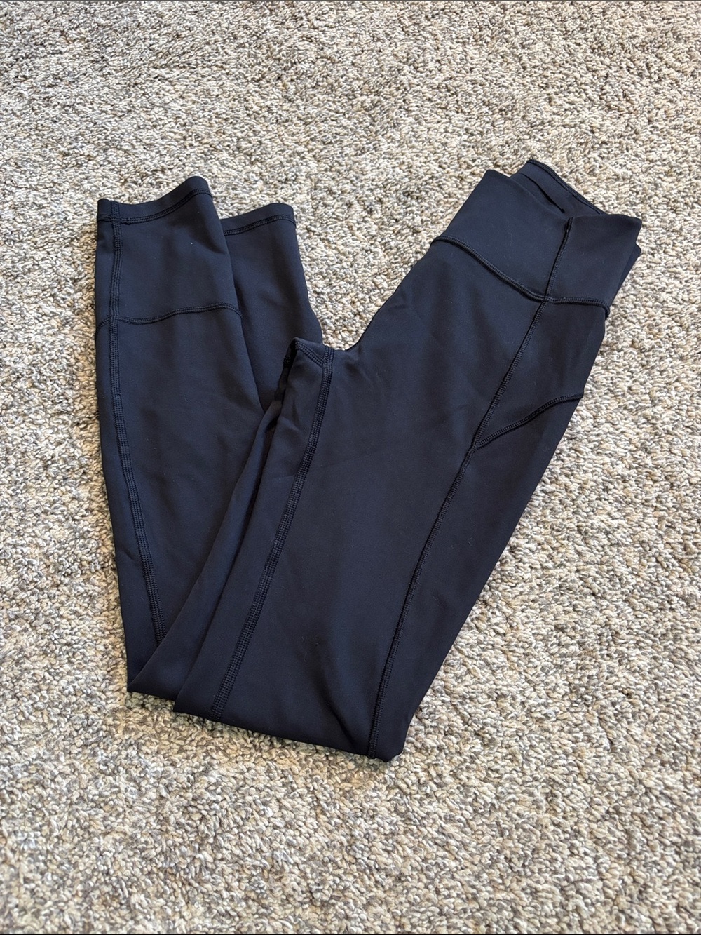 Lululemon In Movement Tight 25" *Everlux size 2